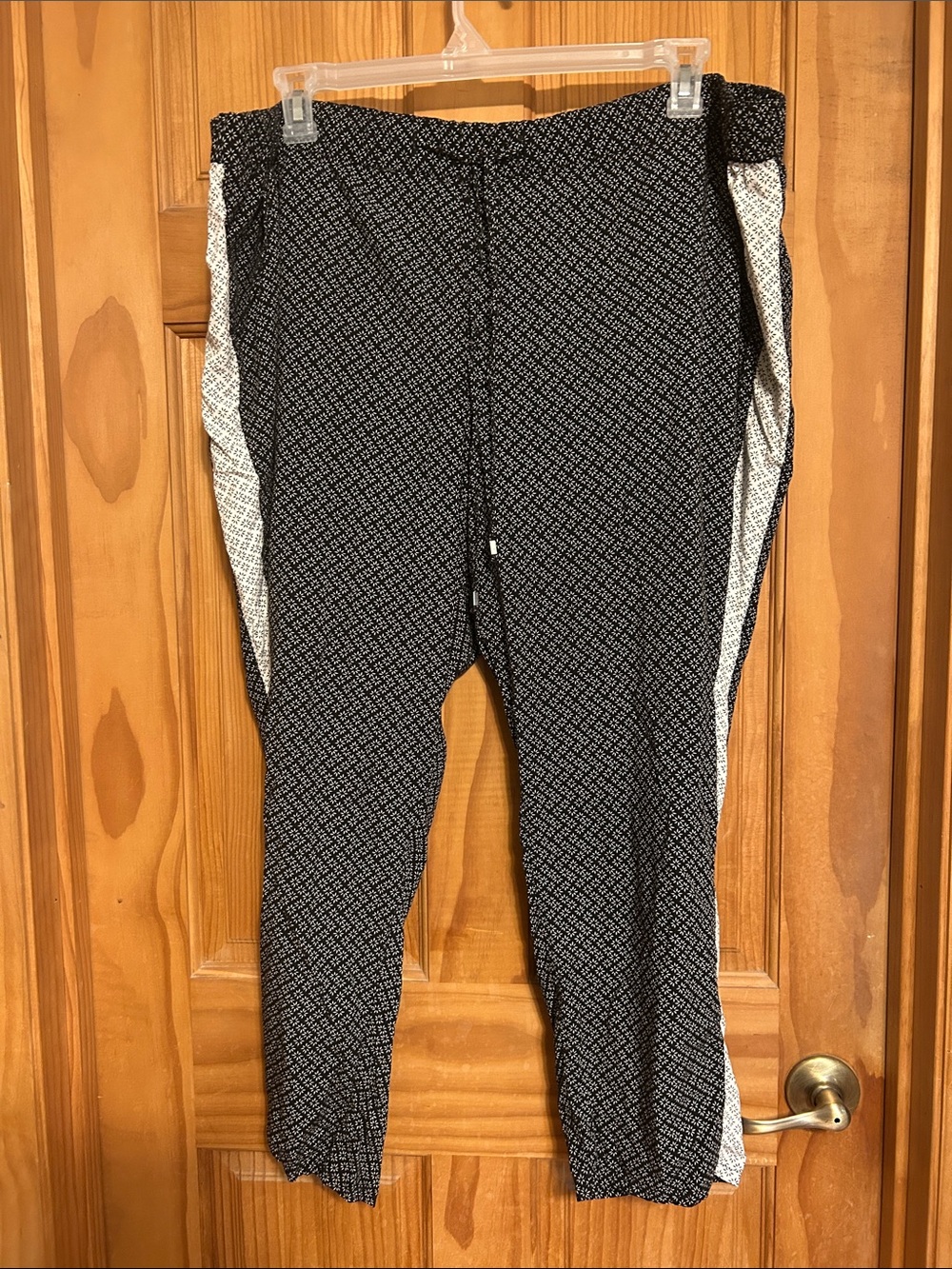 Old Navy Black & White Geometric Side-Panel Joggers With Side Pockets Size XXL